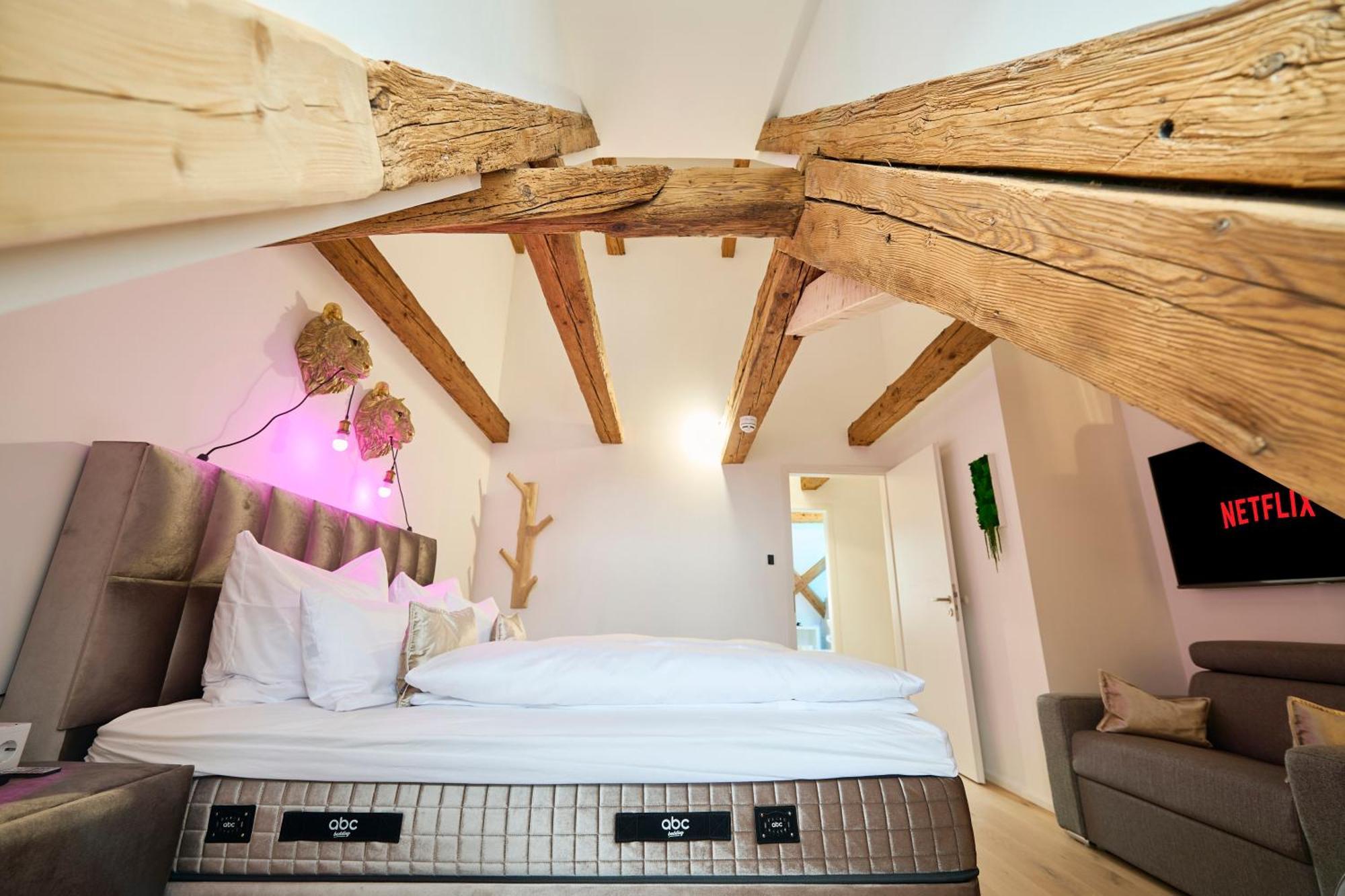 마르크도르프 Wood World Luxury - Massage - Bergblick - Tranpolin- Parken 아파트 외부 사진