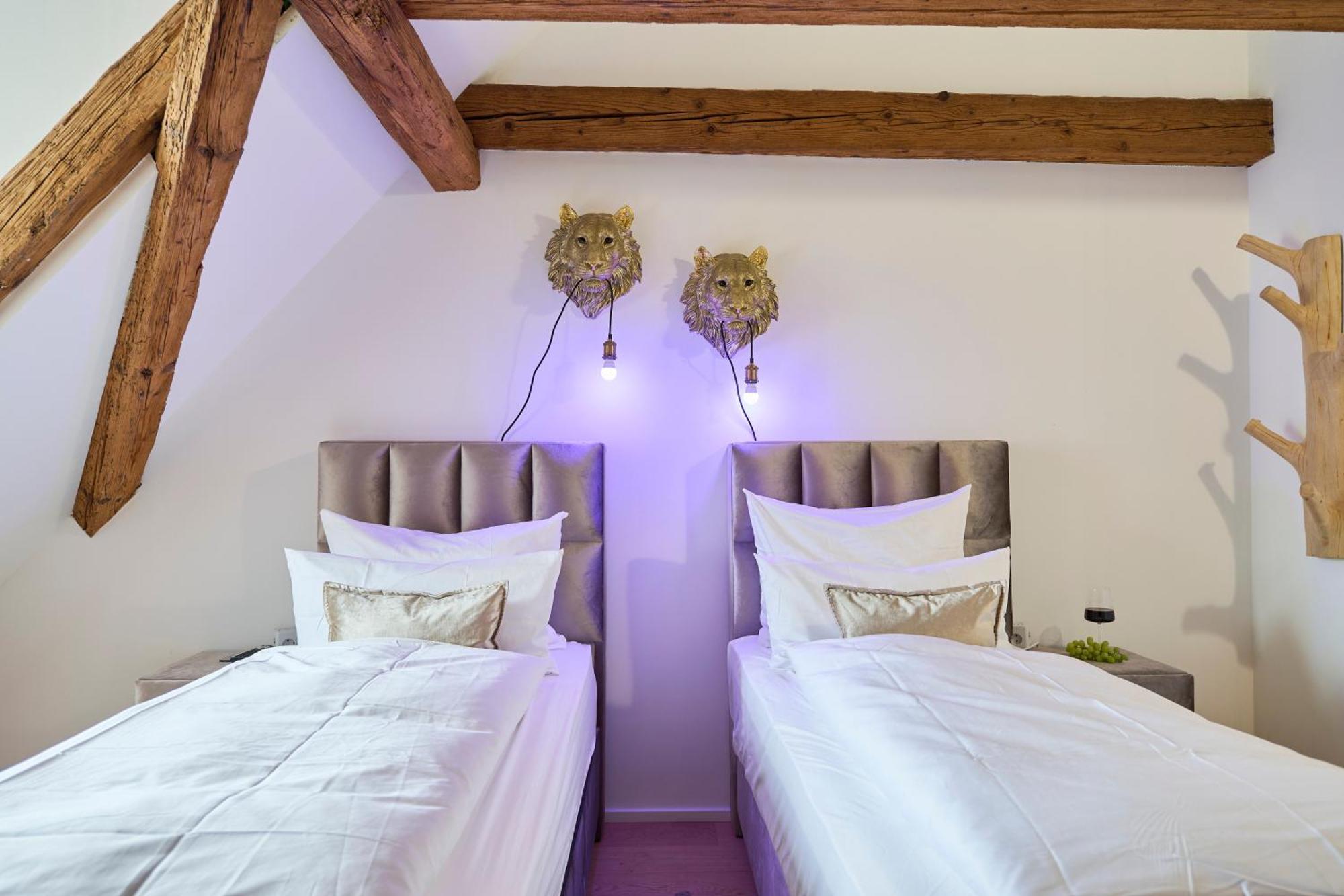 마르크도르프 Wood World Luxury - Massage - Bergblick - Tranpolin- Parken 아파트 외부 사진